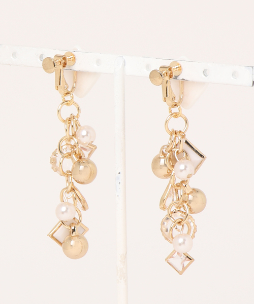 tone(トーン)の「【atelier*mio】クレイ × ジュエルチェーン costume jewelry earring(イヤリング・レディース・ホワイト/ブラック・FREE)」の3枚目の写真