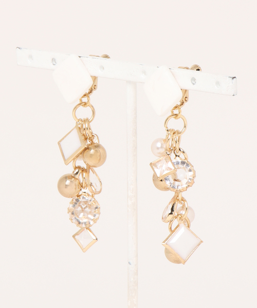 tone(トーン)の「【atelier*mio】クレイ × ジュエルチェーン costume jewelry earring(イヤリング・レディース・ホワイト/ブラック・FREE)」の4枚目の写真