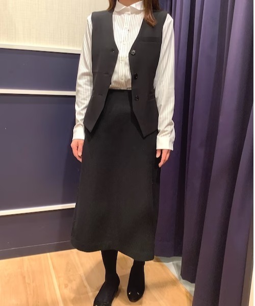 TOKYO SHIRTS（トウキョウシャツ）の「オフィス向け ベーシックベスト（ベスト・レディース・ブラック・M/L）」の7枚目の写真