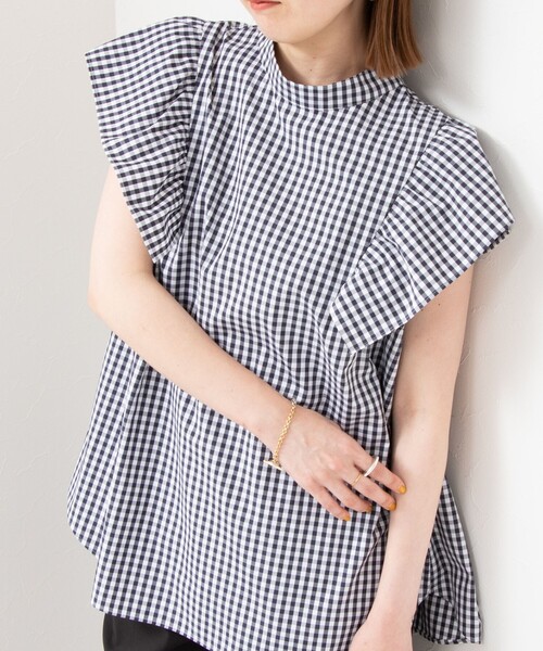 NOLLEY’S（ノーリーズ）の「◇【WEB限定】前後2WAY袖フリルパール釦ブラウス（シャツ/ブラウス・レディース・ブルー系その他7/インディゴブルー/ブラック/オフホワイト/ブルー系その他/ネイビー・FREE）」の5枚目の写真