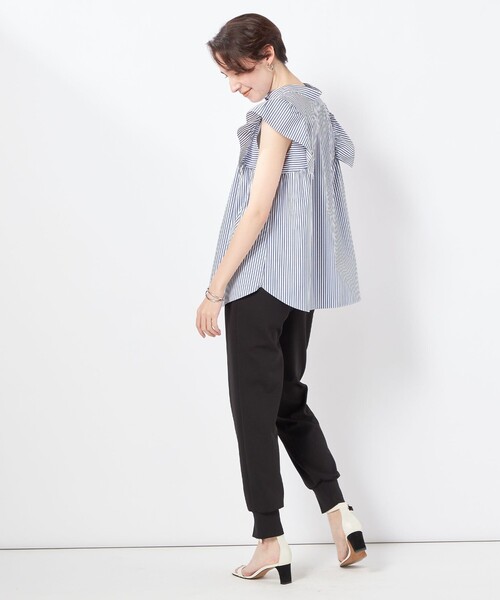 NOLLEY’S（ノーリーズ）の「◇【WEB限定】前後2WAY袖フリルパール釦ブラウス（シャツ/ブラウス・レディース・ブルー系その他7/インディゴブルー/ブラック/オフホワイト/ブルー系その他/ネイビー・FREE）」の11枚目の写真