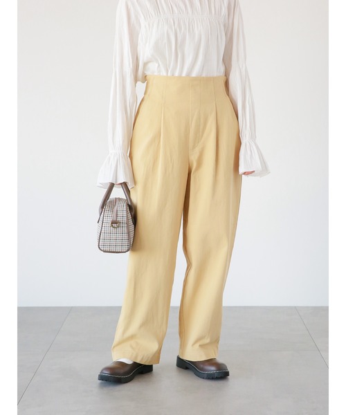 ehka sopo(エヘカソポ)の「タックパンツ(セットアップ可)(その他パンツ・レディース・ベージュ/カーキ/キナリ・フリ-)」の1枚目の写真