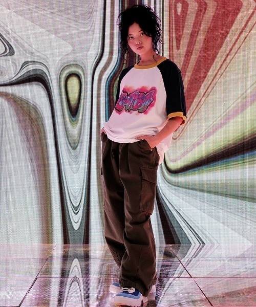 A'GEM9(エージェムナイン)の「A'GEM/9 × .kom『youthbath/ユースバス』ラグランショートスリーブ半袖カットソー(Tシャツ/カットソー・メンズ・ホワイト/パープル・M)」の16枚目の写真