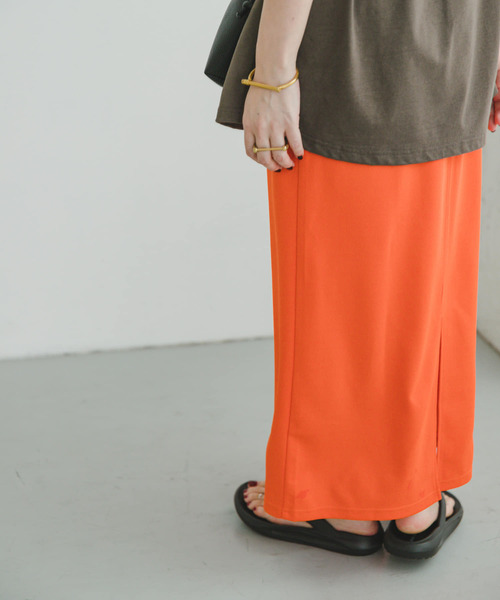 ITEMS URBANRESEARCH(アイテムズ アーバンリサーチ)の「カットジョーゼットタイトスカート(スカート・レディース・オレンジ/ブラック/モカ・SMALL/MEDIUM)」の12枚目の写真
