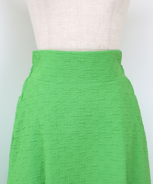 BLUEEAST（ブルーイースト）の「フクレジャガードボリュームフレアスカート（スカート・レディース・ブラック/アイボリー/グリーン・MEDIUM）」の4枚目の写真