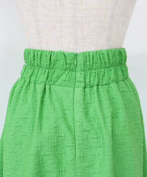 BLUEEAST（ブルーイースト）の「フクレジャガードボリュームフレアスカート（スカート・レディース・ブラック/アイボリー/グリーン・MEDIUM）」の5枚目の写真