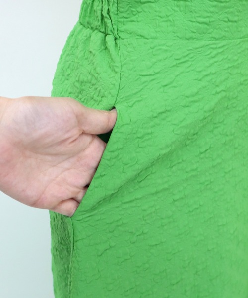 BLUEEAST（ブルーイースト）の「フクレジャガードボリュームフレアスカート（スカート・レディース・ブラック/アイボリー/グリーン・MEDIUM）」の9枚目の写真