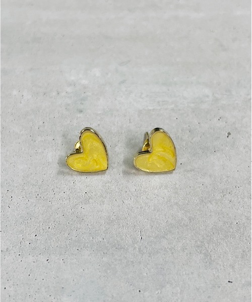HIKA（ヒカ）の「【HIKA】ハート天然石風ピアス（ピアス（両耳用）・レディース・ブラック/ブルー/グリーン/レッド/ピンク/ホワイト/イエロー・FREE）」の6枚目の写真