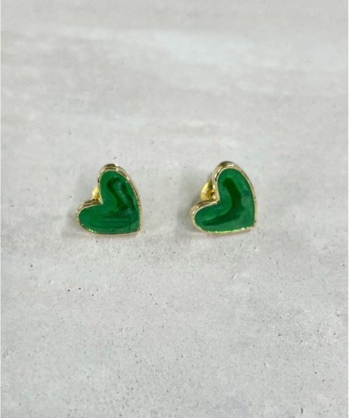 HIKA（ヒカ）の「【HIKA】ハート天然石風ピアス（ピアス（両耳用）・レディース・ブラック/ブルー/グリーン/レッド/ピンク/ホワイト/イエロー・FREE）」の4枚目の写真