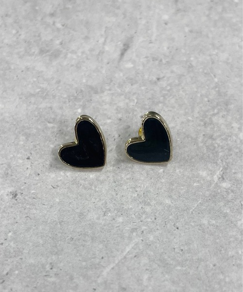 HIKA（ヒカ）の「【HIKA】ハート天然石風ピアス（ピアス（両耳用）・レディース・ブラック/ブルー/グリーン/レッド/ピンク/ホワイト/イエロー・FREE）」の3枚目の写真