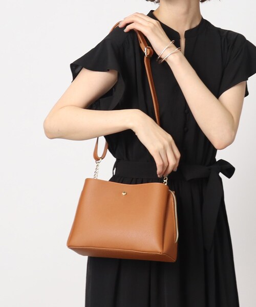 grove（グローブ）の「◆人間工学あおりチェーンショルダー（ショルダーバッグ・レディース・ライトグレー/グレー/ダークオレンジ/アイボリー・00）」の4枚目の写真