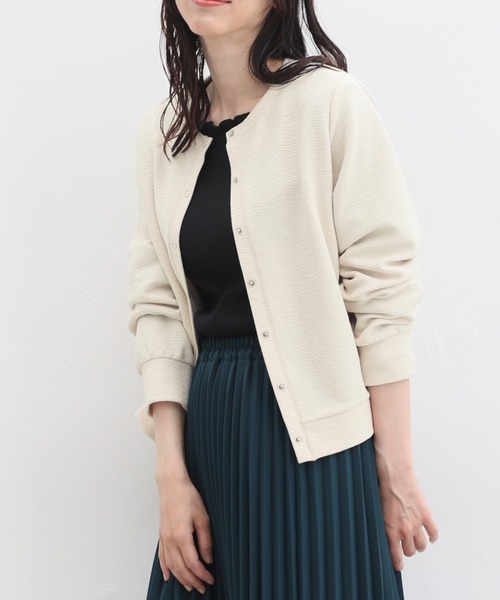 Honeys（ハニーズ）の「ドット釦クルーネックカーディガン（カーディガン/ボレロ・レディース・アイボリー/ブルー系その他/オレンジ/ブラック/ブラウン・L/LL/M/3L）」の2枚目の写真