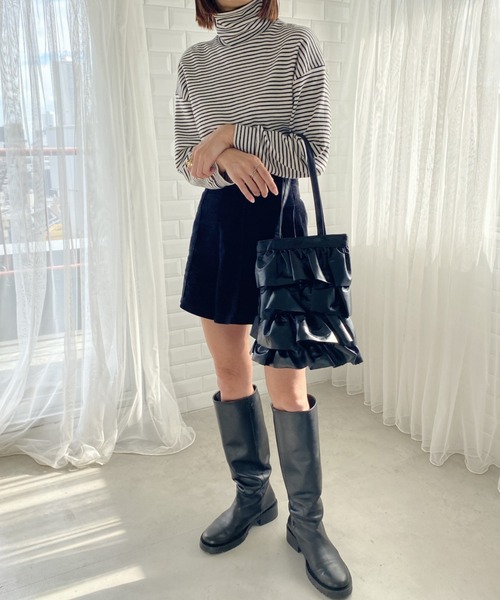 wears(ウェアーズ)の「PU素材 ティアードフリルトートバッグ(トートバッグ・レディース・パープル/ブラック/シルバー/アイボリー・FREE)」の10枚目の写真