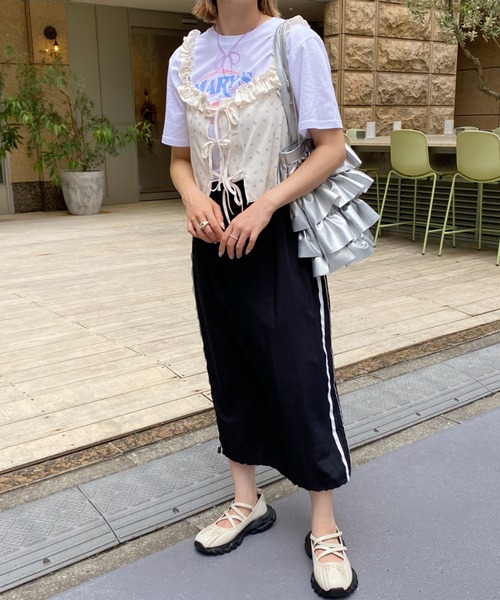 wears(ウェアーズ)の「PU素材 ティアードフリルトートバッグ(トートバッグ・レディース・パープル/ブラック/シルバー/アイボリー・FREE)」の18枚目の写真