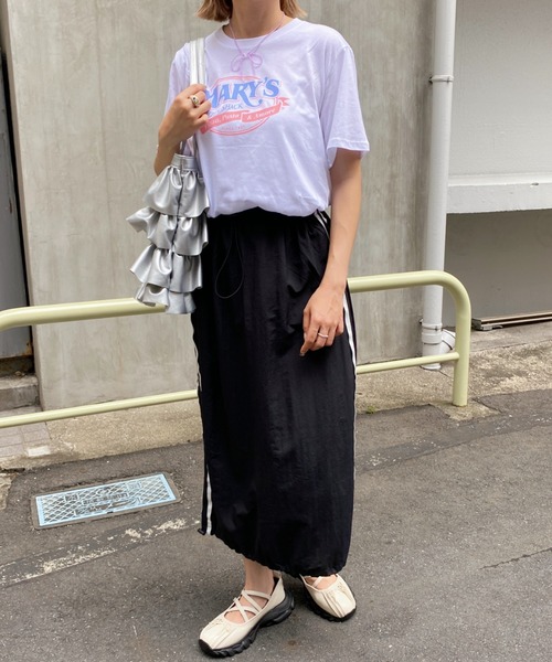 wears(ウェアーズ)の「PU素材 ティアードフリルトートバッグ(トートバッグ・レディース・パープル/ブラック/シルバー/アイボリー・FREE)」の19枚目の写真