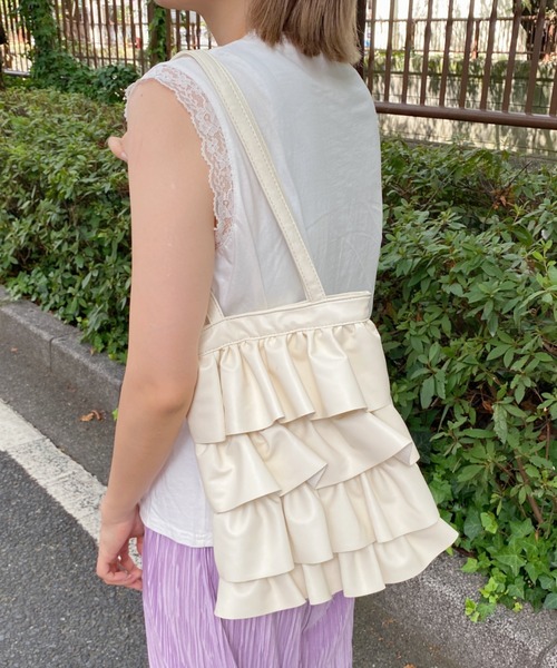 wears(ウェアーズ)の「PU素材 ティアードフリルトートバッグ(トートバッグ・レディース・パープル/ブラック/シルバー/アイボリー・FREE)」の5枚目の写真