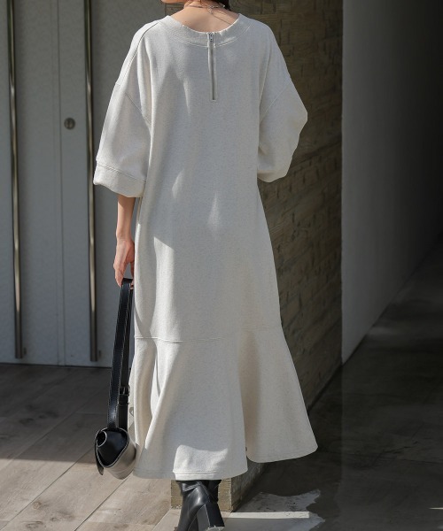 Bab（バブ）の「【低身長向けサイズあり】袖ボリューム前後2WAYマーメイドスウェットワンピース（ワンピース・レディース・チャコールグレー/杢グレー/サックスブルー/ブラック/モカ・S/M）」の14枚目の写真