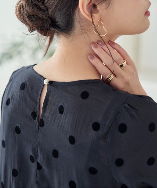 Petitle（プチレ）の「[ 低身長向けサイズ ] フロッキードットティアードブラウス（シャツ/ブラウス・レディース・オフホワイト/ネイビー/ブラック・PM）」の9枚目の写真