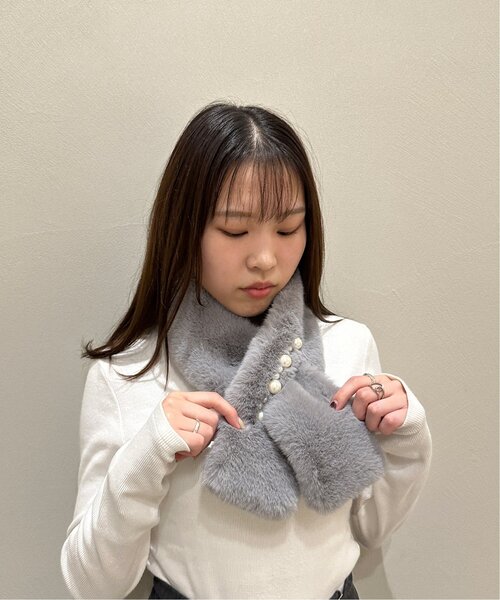 Ober Tashe(オーバータッシェ)の「フェイクパールラインファーティペット(ストール/ショール・レディース・ブラック/ピンク系/グレー/ベージュ/ホワイト・FREE)」の3枚目の写真