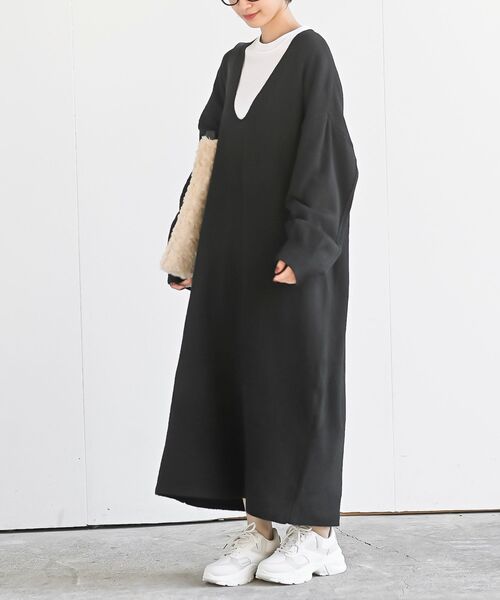 rps（アールピーエス）の「深Ｖネックニットワンピース（ワンピース・レディース・カーキ/チャコールグレー/グレー系その他/ブラック・フリー）」の2枚目の写真