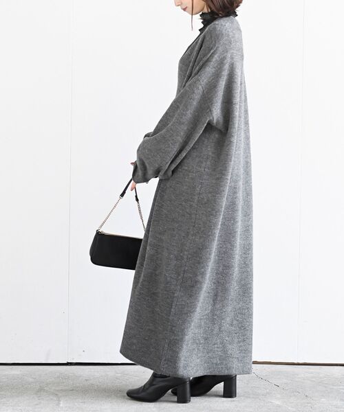 rps（アールピーエス）の「深Ｖネックニットワンピース（ワンピース・レディース・カーキ/チャコールグレー/グレー系その他/ブラック・フリー）」の5枚目の写真