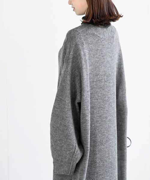 rps（アールピーエス）の「深Ｖネックニットワンピース（ワンピース・レディース・カーキ/チャコールグレー/グレー系その他/ブラック・フリー）」の10枚目の写真