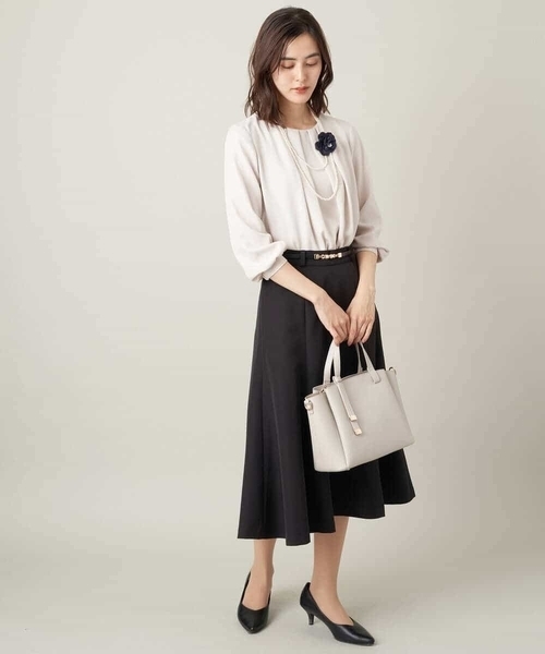 a.v.v（アーヴェヴェ）の「【洗える/イージーケア】ダブルクロスマーメイドスカート（スーツスカート・レディース・ネイビー/ブラック/ライトグレー・36/38/40/42/34）」の6枚目の写真