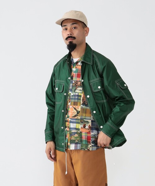 BEAMS PLUS(ビームスプラス)の「BEAMS PLUS / ブライト ナイロン スポーツ シャツ ジャケット(ブルゾン・メンズ・シルバー/グリーン・L/M/S/XL)」の5枚目の写真