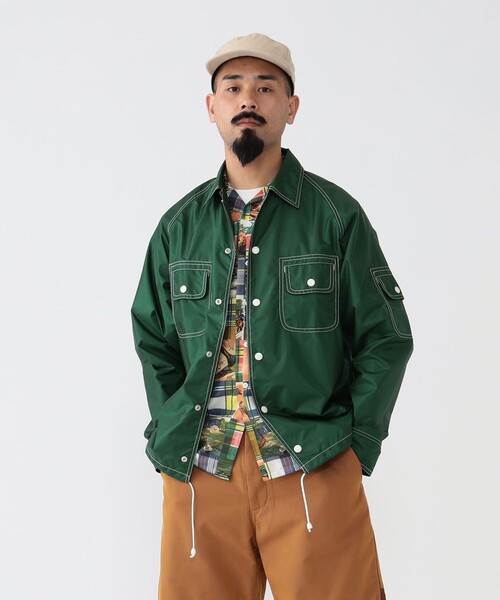 BEAMS PLUS(ビームスプラス)の「BEAMS PLUS / ブライト ナイロン スポーツ シャツ ジャケット(ブルゾン・メンズ・シルバー/グリーン・L/M/S/XL)」の6枚目の写真