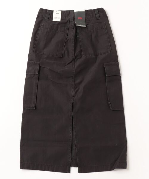 Levi's（リーバイス）の「Levi's/リーバイス カーゴ ミディスカート ブラック METEORITE（スカート・レディース・ブラック・23inch/27inch/26inch/25inch/24inch/28inch）」の2枚目の写真
