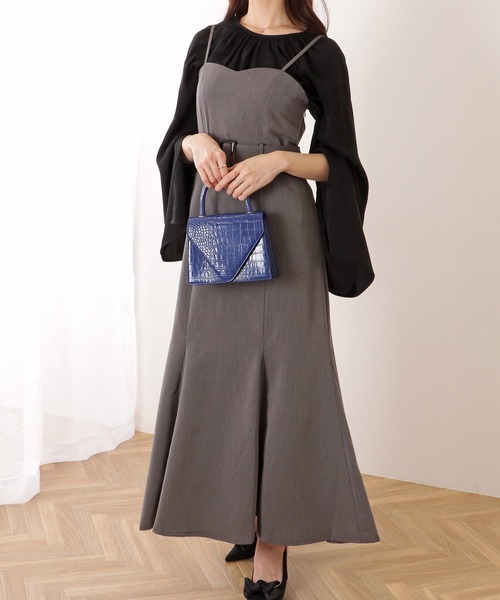 Lace Ladies(レースレディース)の「スリット入り フレア スリーブ ギャザー ネック ブラウス(シャツ/ブラウス・レディース・ホワイト/ベージュ/ネイビー/ブラック・FREE)」の8枚目の写真