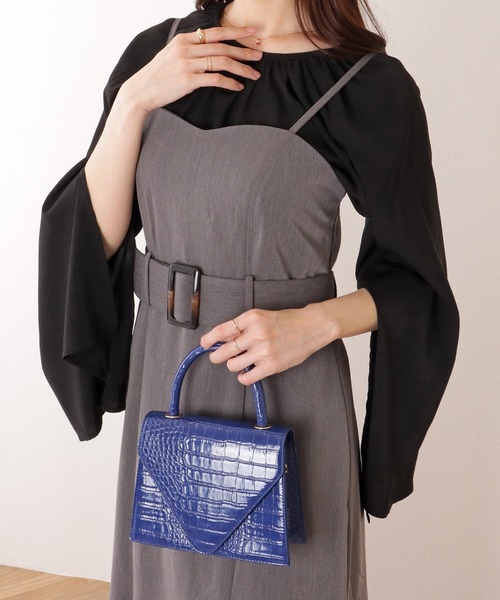 Lace Ladies(レースレディース)の「スリット入り フレア スリーブ ギャザー ネック ブラウス(シャツ/ブラウス・レディース・ホワイト/ベージュ/ネイビー/ブラック・FREE)」の9枚目の写真