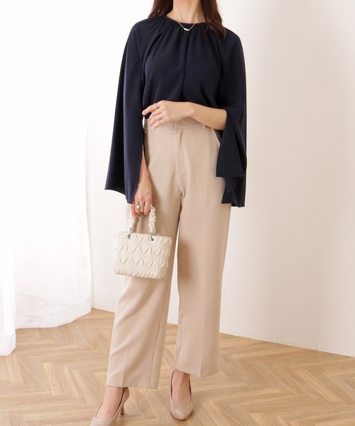 Lace Ladies(レースレディース)の「スリット入り フレア スリーブ ギャザー ネック ブラウス(シャツ/ブラウス・レディース・ホワイト/ベージュ/ネイビー/ブラック・FREE)」の16枚目の写真
