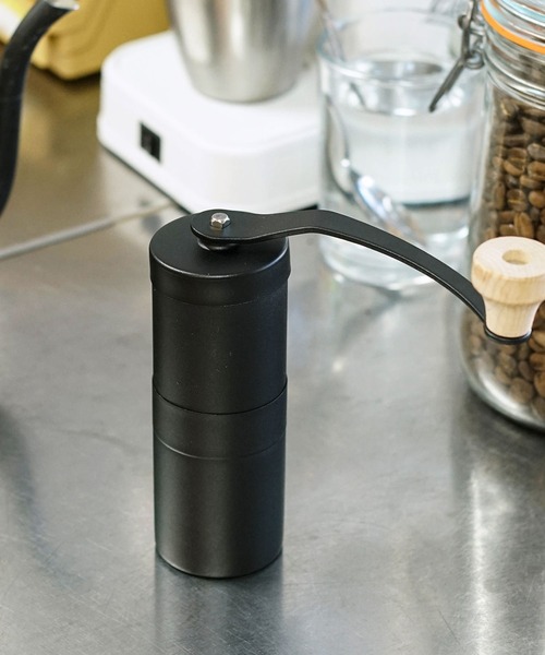 HIGHTIDE(ハイタイド)の「romo ロモ COFFEE MILL WOOD Black コーヒーミル ウッド ブラック(アウトドアグッズ・レディース・ブラック・FREE)」の2枚目の写真