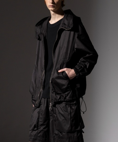 ROBES&CONFECTIONS（ローブスコンフェクションズ）の「Robes & Confections/ローブス&コンフェクションズ/Water-repellent Heat Punching Cloth Hooded Jacket/KRC-Y01-502H（ブルゾン・メンズ・ブラック/グレー系その他3・3）」の2枚目の写真
