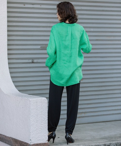 Munich（ミューニック）の「60sフレンチリネンキャンバスVネックシャツ（シャツ/ブラウス・レディース・グリーン/ホワイト/ブラック/アイボリー・FREE）」の7枚目の写真