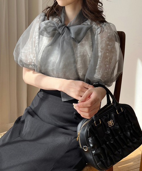 one after another NICE CLAUP(ワンアフターアナザーナイスクラップ)の「レース×オーガンジー重ねボウタイブラウス【WEB限定商品】(シャツ/ブラウス・レディース・ベージュ/グレー/オフホワイト・FREE)」の14枚目の写真