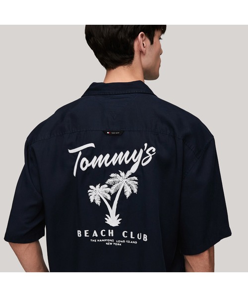 tommy jeans（トミー ジーンズ）の「リラックスグラフィックリゾートシャツ（シャツ/ブラウス・メンズ・ネイビー・LARGE/MEDIUM/SMALL/X-LARGE）」の5枚目の写真