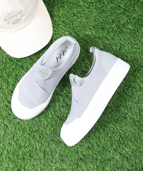 AAA（トリプルエー）の「AAA+ クロスバンド スリッポン（スニーカー・レディース・ブラック×ブラック/グレー/ブラック/ベージュ/ホワイト・40/37/36/35/41/39/38）」の4枚目の写真