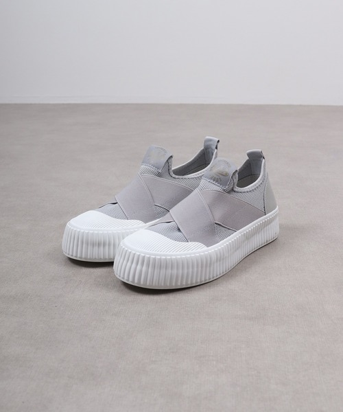 AAA（トリプルエー）の「AAA+ クロスバンド スリッポン（スニーカー・レディース・ブラック×ブラック/グレー/ブラック/ベージュ/ホワイト・40/37/36/35/41/39/38）」の8枚目の写真