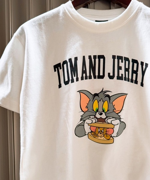 Tom＆Jerry（トムアンドジェリー）の「トムとジェリー オーバーサイズ プリントTシャツ（Tシャツ/カットソー・キッズ・グリーン/ホワイト系その他/ベージュ系その他/ベージュ系その他2/ホワイト系その他3/グレー系その他2/グレー系その他3/ベージュ/ネイビー/ブルー系その他/グレー系その他/オフホワイト/チャコールグレー/ホワイト系その他2/ベージュ系その他3/ダークグリーン・120cm/130cm/140cm/150cm/160cm/110cm）」の4枚目の写真