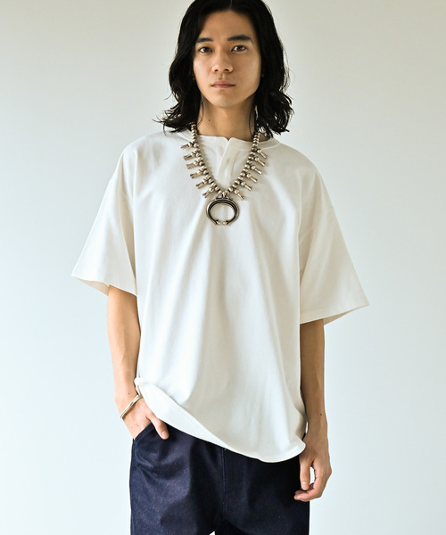 JOURNAL STANDARD（ジャーナルスタンダード）の「OE ピグメント 1Bヘンリーネック ショートスリーブ（Tシャツ/カットソー・メンズ・ブラック系その他/ホワイト/ブラウン/ライトグリーン・MEDIUM/LARGE）」の2枚目の写真