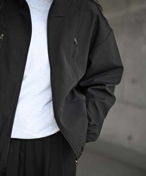 Marient（マリエント）の「ジップアップナイロンブルゾン【unisex】（ナイロンジャケット・レディース・ベージュ/ブラック・FREE）」の17枚目の写真