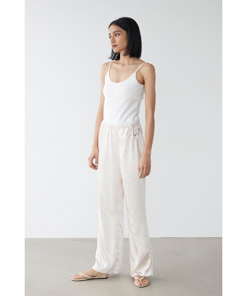 ALEXIA STAM（アリシアスタン）の「Ribbon Satin Straight Pants /リボンサテンパンツ（その他パンツ・レディース・アイボリー/ブラック/ピンク・S/M）」の5枚目の写真