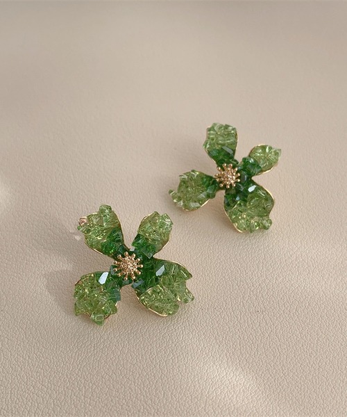 LA VORAGINE（ラ ヴォラジネ）の「アレルギー対応クリスタルの花ピアス（ピアス（両耳用）・レディース・グリーン/オレンジ/ブルー・FREE）」の17枚目の写真