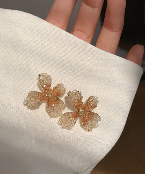 LA VORAGINE（ラ ヴォラジネ）の「アレルギー対応クリスタルの花ピアス（ピアス（両耳用）・レディース・グリーン/オレンジ/ブルー・FREE）」の12枚目の写真