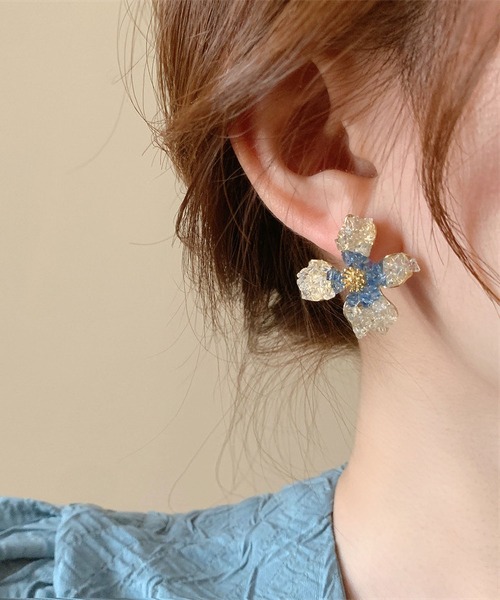 LA VORAGINE（ラ ヴォラジネ）の「アレルギー対応クリスタルの花ピアス（ピアス（両耳用）・レディース・グリーン/オレンジ/ブルー・FREE）」の9枚目の写真
