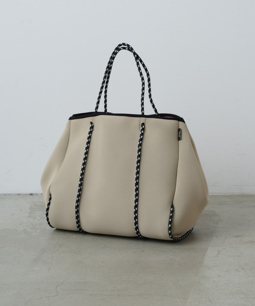 CIAOPANIC TYPY（チャオパニックティピー）の「【shay】ネオプレン2WAYBAG（トートバッグ・レディース・オレンジ/ピンク/サックスブルー/グレイッシュベージュ/ブラック・ONE SIZE）」の8枚目の写真