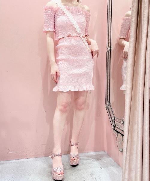 lilLilly（リルリリー）の「ギンガムシャーリングオフショルトップス（その他トップス・レディース・ブラック/ブルー/ピンク・FREE）」の6枚目の写真