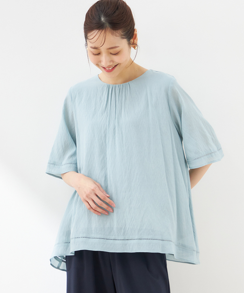 Petit Honfleur(プチオンフルール)の「はしごレースブラウス(シャツ/ブラウス・レディース・ベージュ/グリーン/サックスブルー・11号/9号)」の2枚目の写真